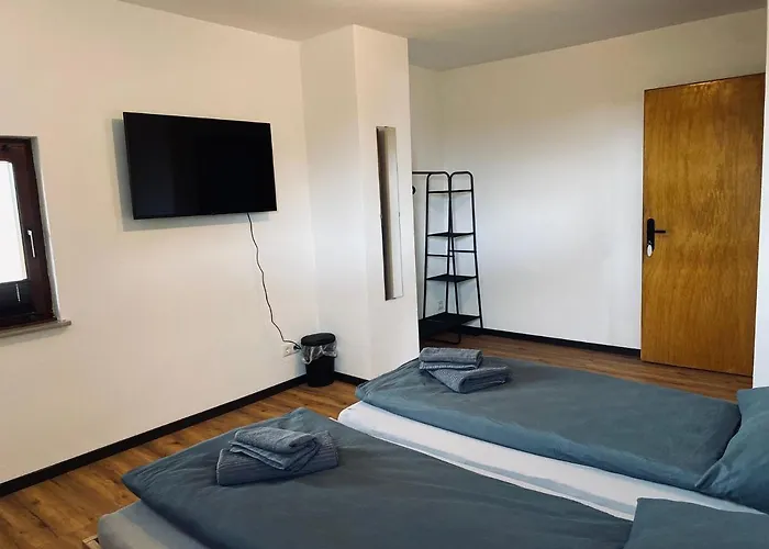 Ringtoys Mit Einem Gemeinschaftsbad One Bathroom To Share With Four Welcherath